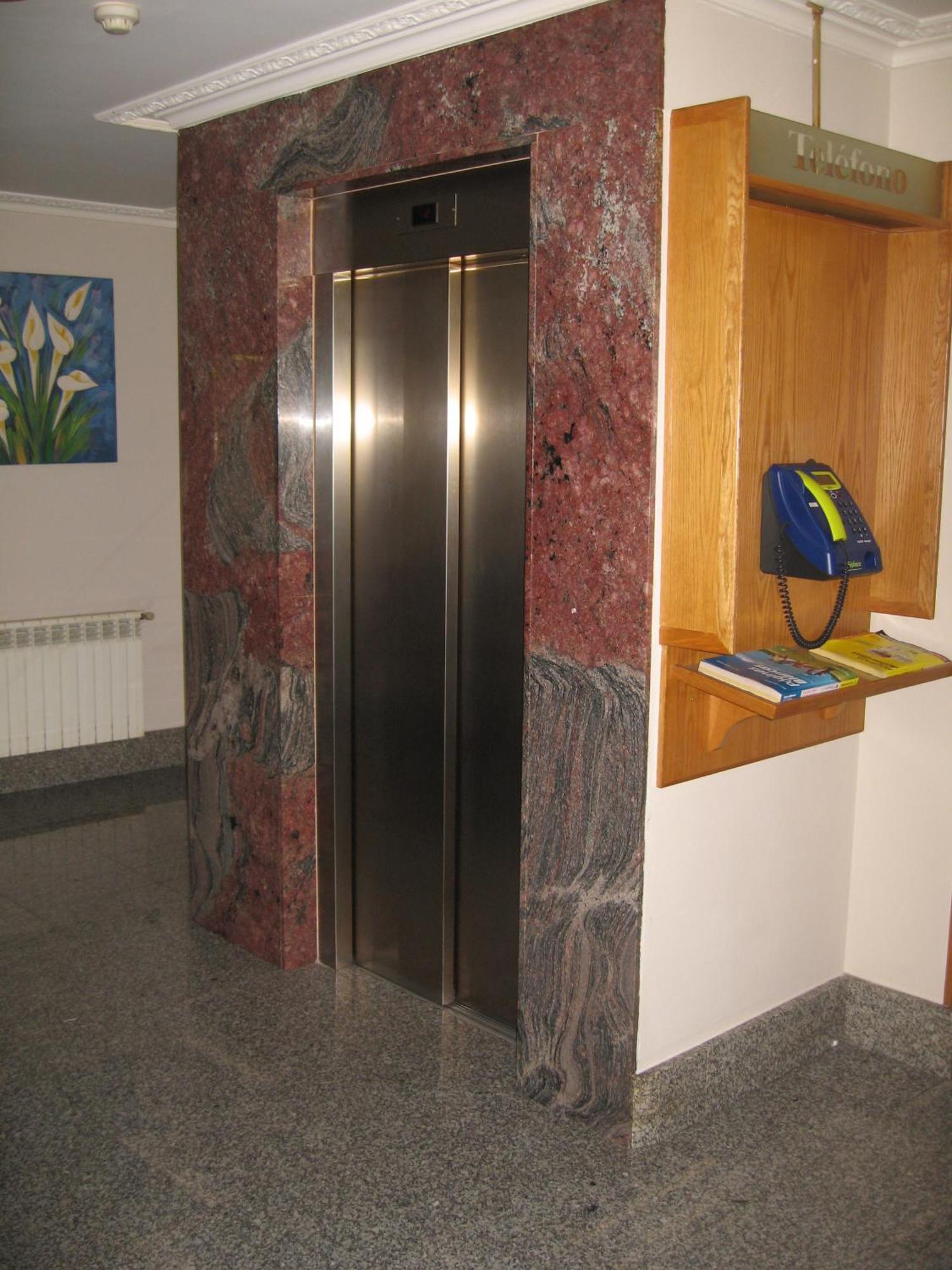 Hotel Camargo Igollo Екстериор снимка