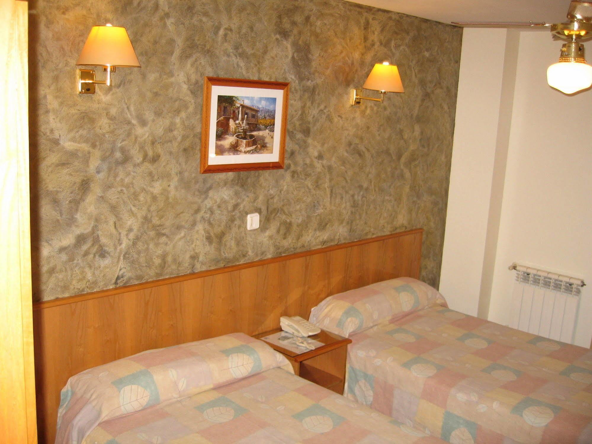 Hotel Camargo Igollo Екстериор снимка